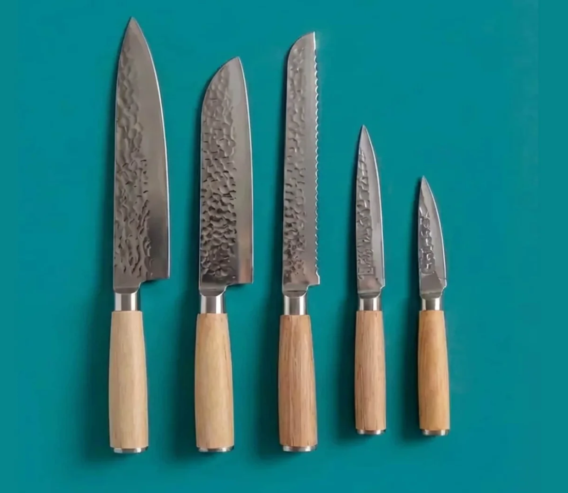 Knife Set with Magnetic Block